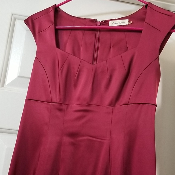 Dress - Picture 2 of 5